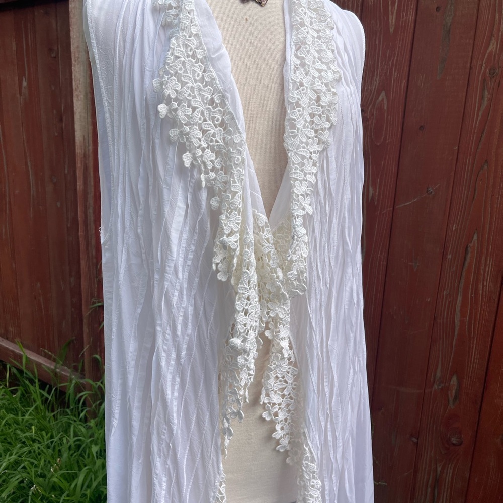 Vintage Johnny Was White Sleeveless tunic vest top with Lace Trim - Picture 3 of 16